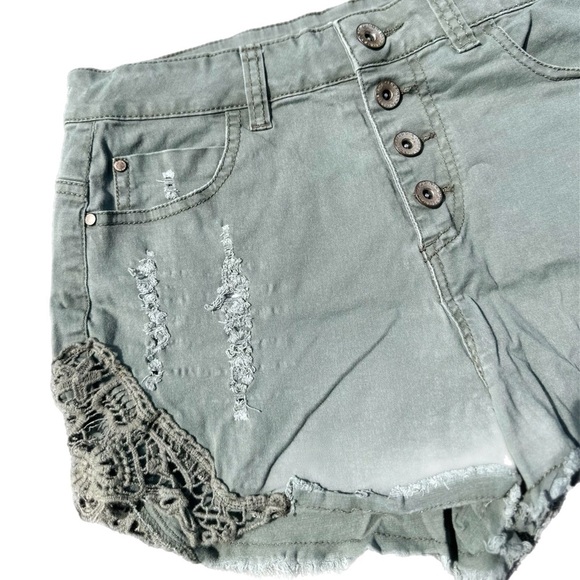 Ardene Army Green High  Waisted Shorts Size Medium Ladies - Picture 2 of 5